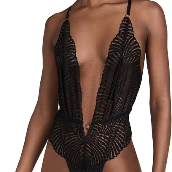 Bluebella Iris Soft Bodysuit in Black (Medium) - Picture 2 of 8